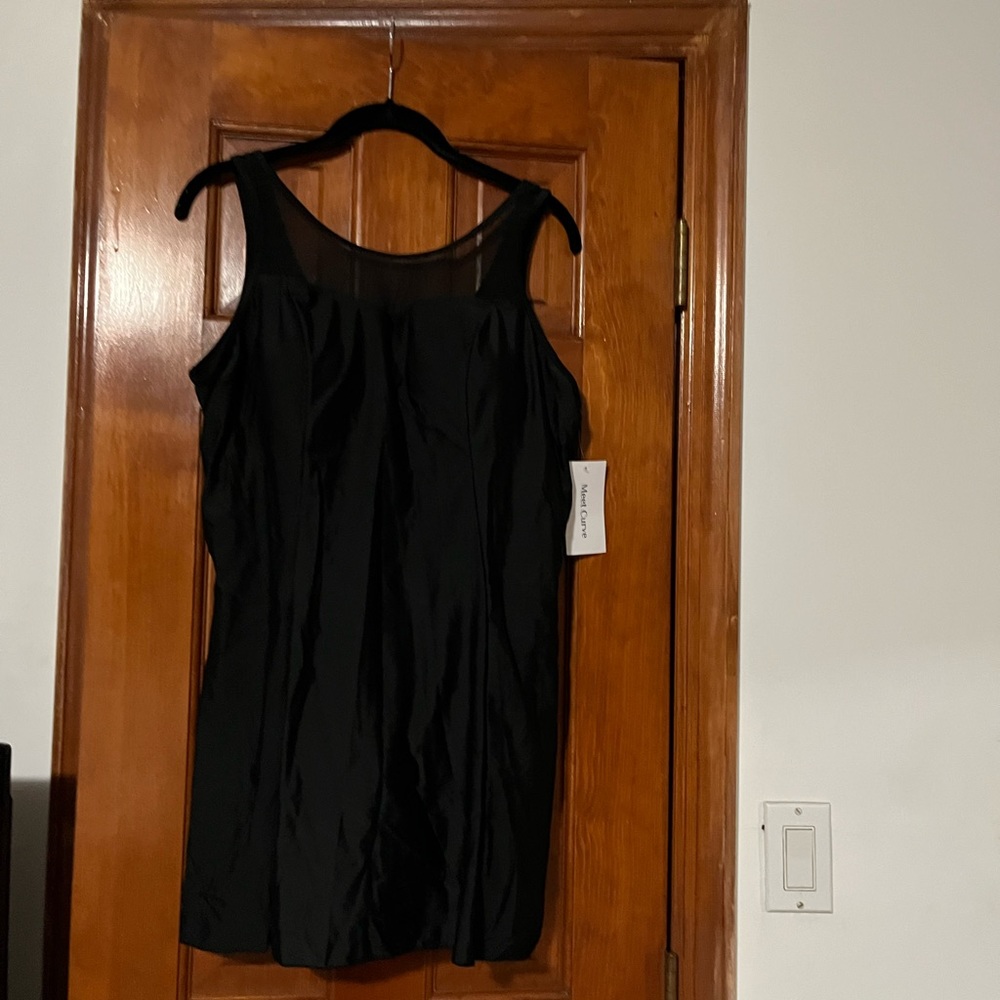 Swimsuit one piece black Met curve 
a reposh within a bundle from @jessicat.